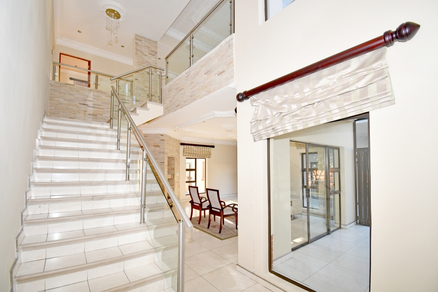 5 Bedroom Property for Sale in Waterfall Country Village Gauteng