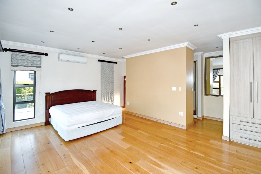 5 Bedroom Property for Sale in Waterfall Country Village Gauteng