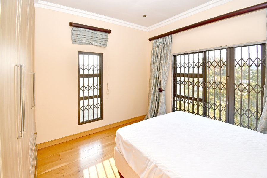 5 Bedroom Property for Sale in Waterfall Country Village Gauteng