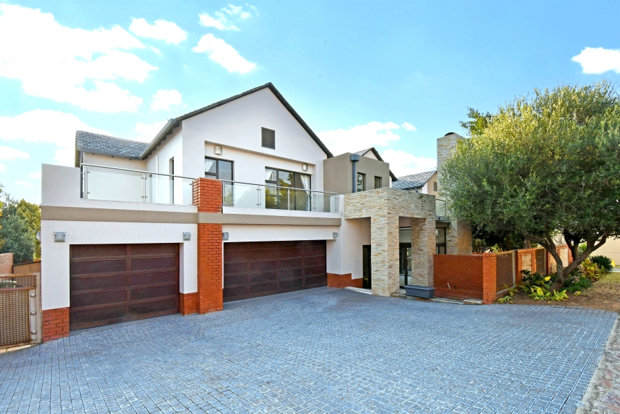 5 Bedroom Property for Sale in Waterfall Country Village Gauteng