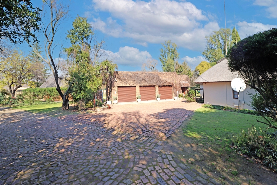 4 Bedroom Property for Sale in Randjesfontein A H Gauteng