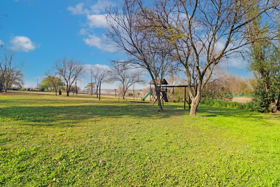 4 Bedroom Property for Sale in Randjesfontein A H Gauteng