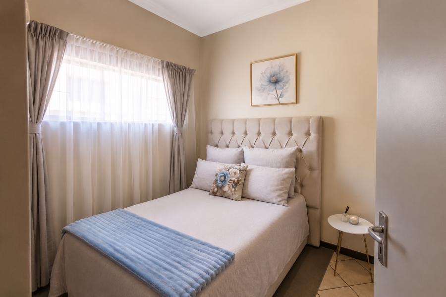 2 Bedroom Property for Sale in Erand Gardens Gauteng