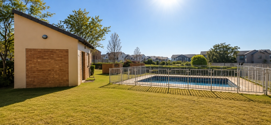 2 Bedroom Property for Sale in Erand Gardens Gauteng