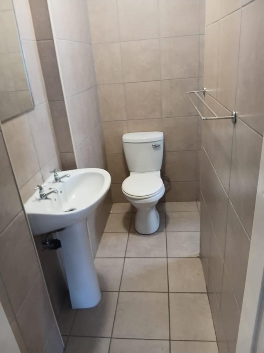 1 Bedroom Property for Sale in Erand Gardens Gauteng
