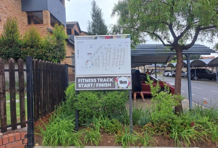 1 Bedroom Property for Sale in Erand Gardens Gauteng