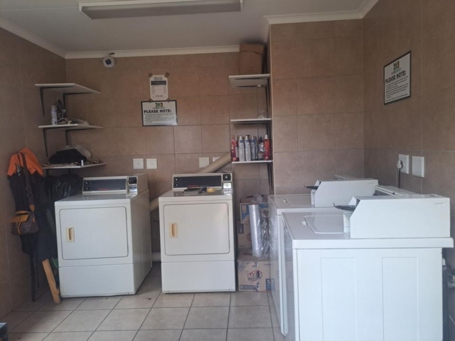 1 Bedroom Property for Sale in Erand Gardens Gauteng