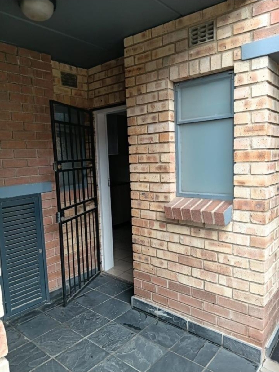 1 Bedroom Property for Sale in Erand Gardens Gauteng