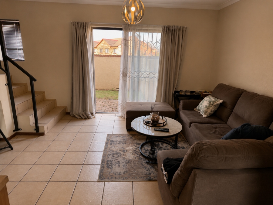 2 Bedroom Property for Sale in Halfway Gardens Gauteng