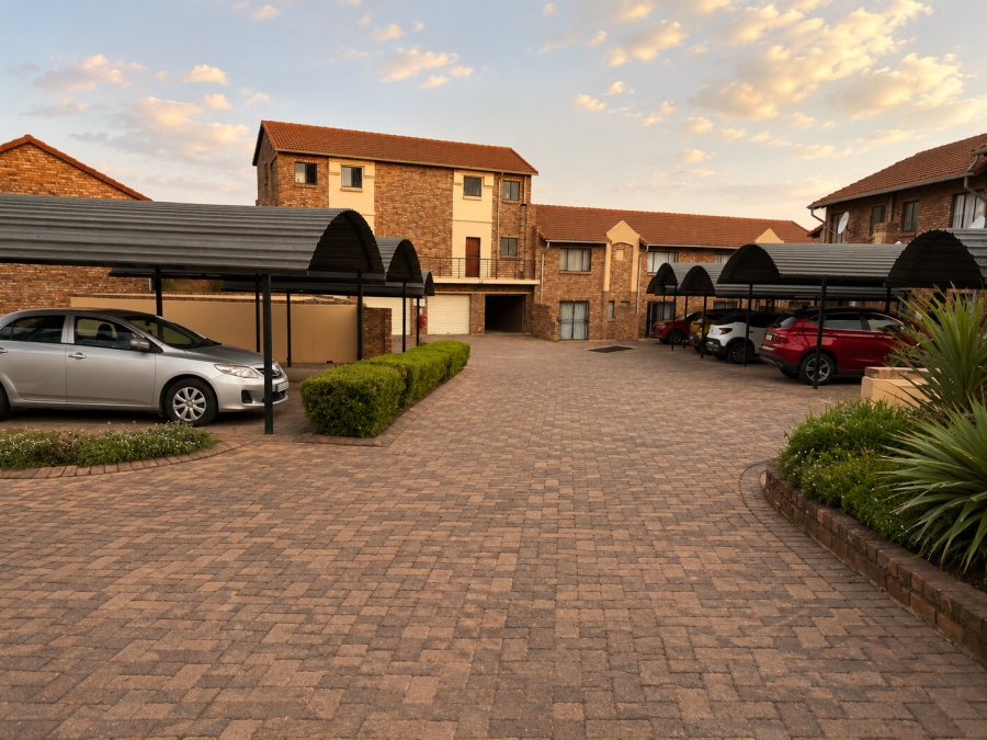 2 Bedroom Property for Sale in Halfway Gardens Gauteng