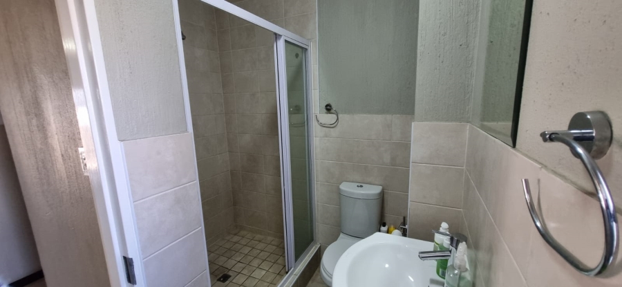2 Bedroom Property for Sale in Barbeque Downs Gauteng
