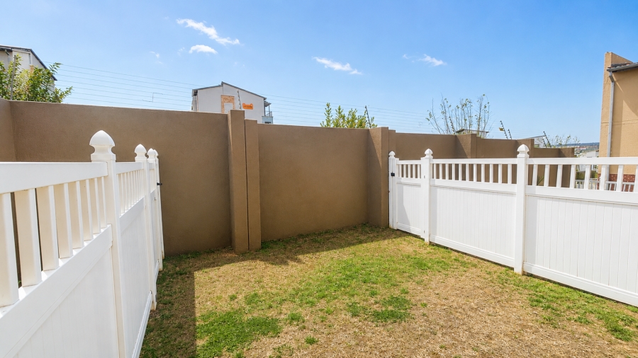 1 Bedroom Property for Sale in Barbeque Downs Gauteng