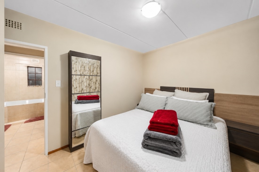 2 Bedroom Property for Sale in Noordwyk Gauteng