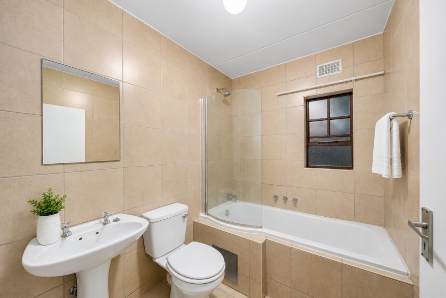 2 Bedroom Property for Sale in Noordwyk Gauteng