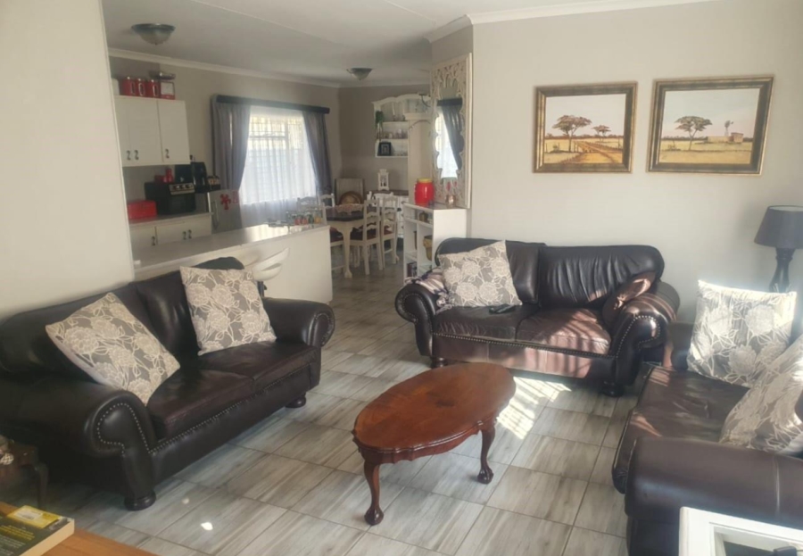 2 Bedroom Property for Sale in Eldoraigne Gauteng