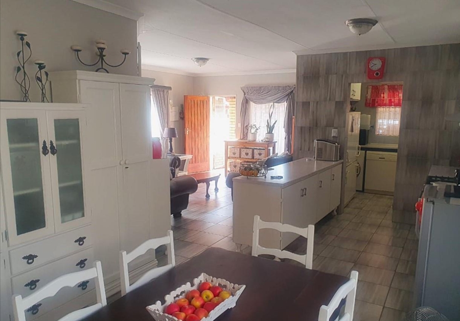 2 Bedroom Property for Sale in Eldoraigne Gauteng