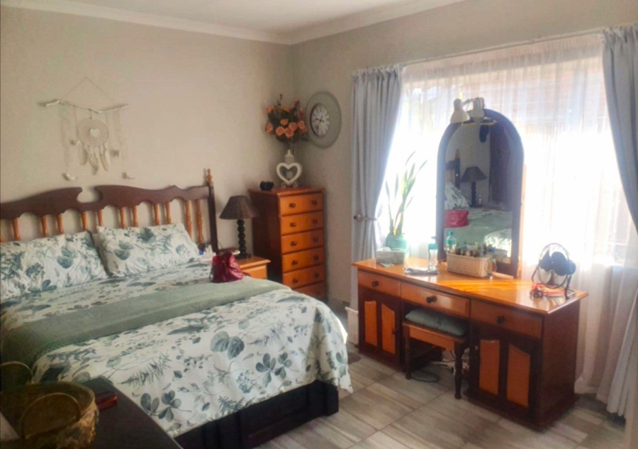 2 Bedroom Property for Sale in Eldoraigne Gauteng
