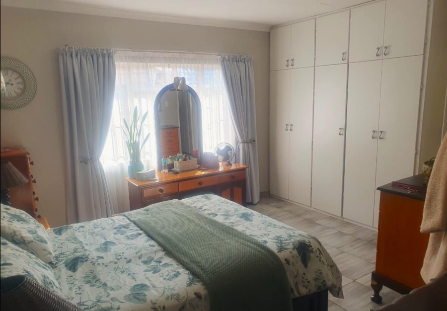 2 Bedroom Property for Sale in Eldoraigne Gauteng