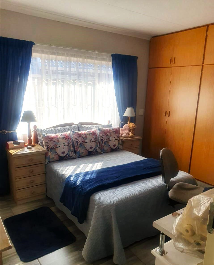 2 Bedroom Property for Sale in Eldoraigne Gauteng
