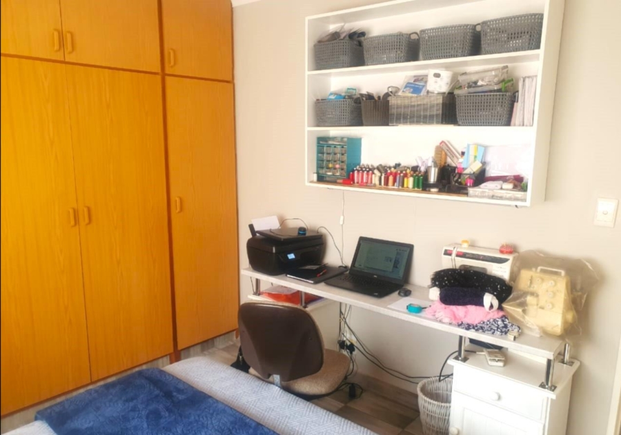 2 Bedroom Property for Sale in Eldoraigne Gauteng