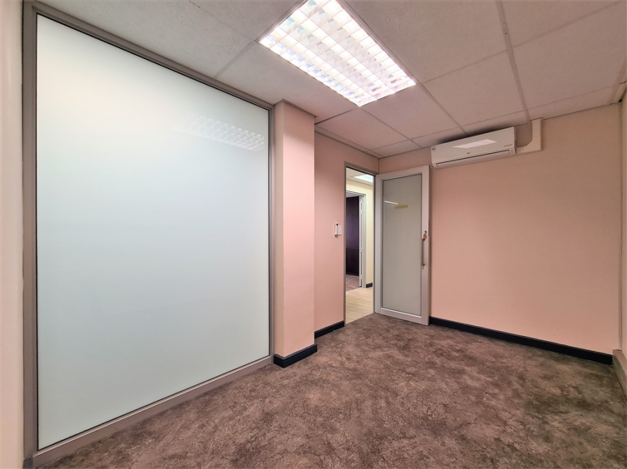 To Let Commercial Property for Rent in Magaliessig Gauteng