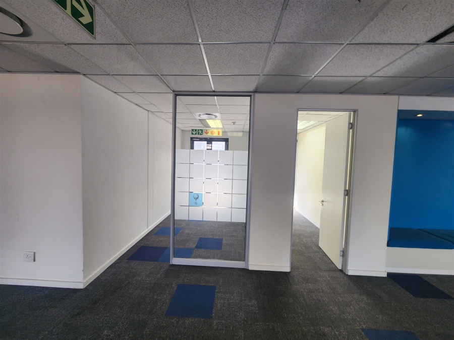To Let Commercial Property for Rent in Barlow Park Gauteng