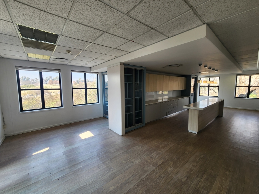 To Let Commercial Property for Rent in Barlow Park Gauteng