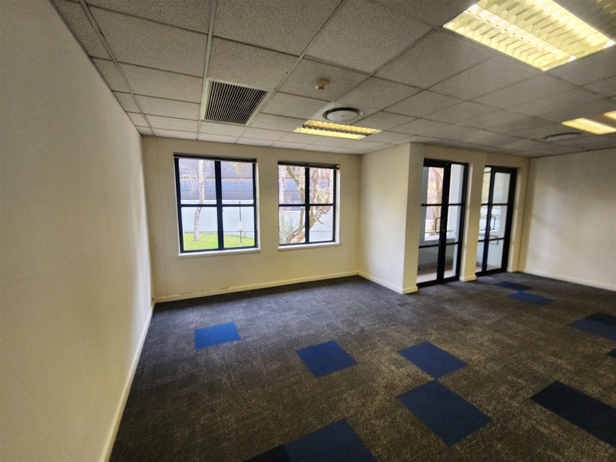 To Let Commercial Property for Rent in Barlow Park Gauteng