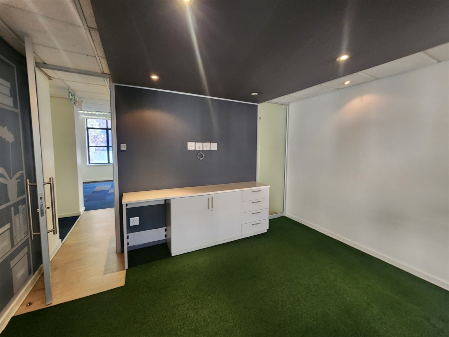 To Let Commercial Property for Rent in Barlow Park Gauteng