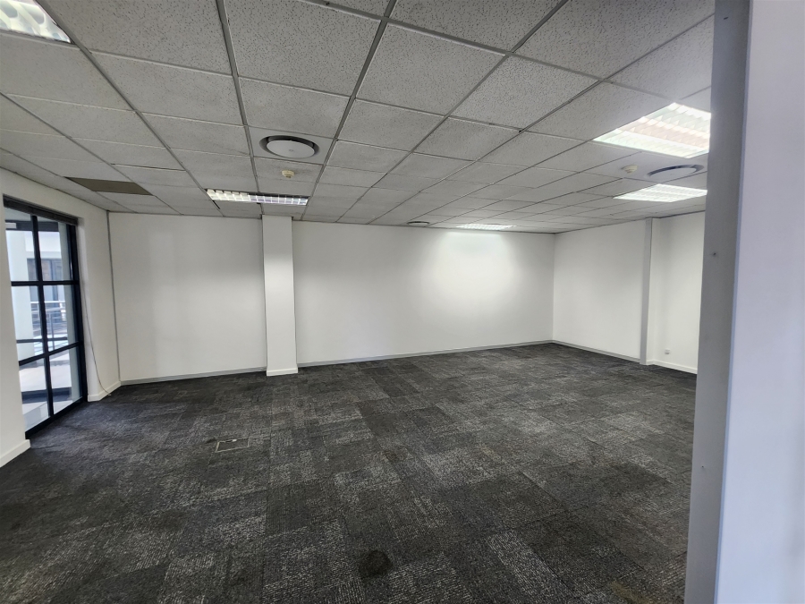 To Let Commercial Property for Rent in Barlow Park Gauteng