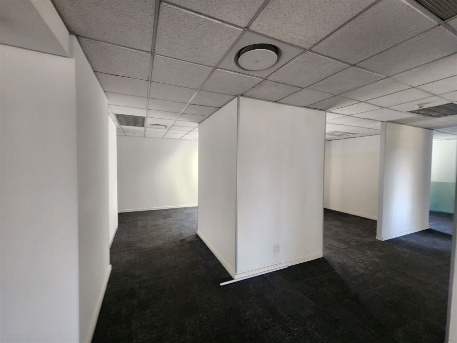 To Let Commercial Property for Rent in Barlow Park Gauteng
