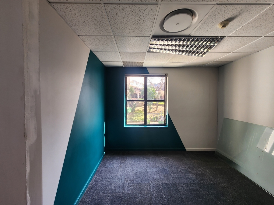 To Let Commercial Property for Rent in Barlow Park Gauteng