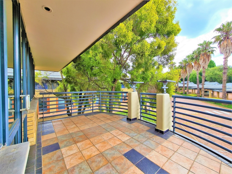 To Let Commercial Property for Rent in Constantia Kloof Gauteng