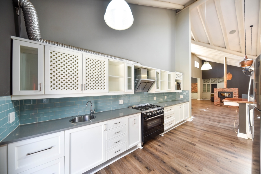 5 Bedroom Property for Sale in Woodhill Estate Gauteng