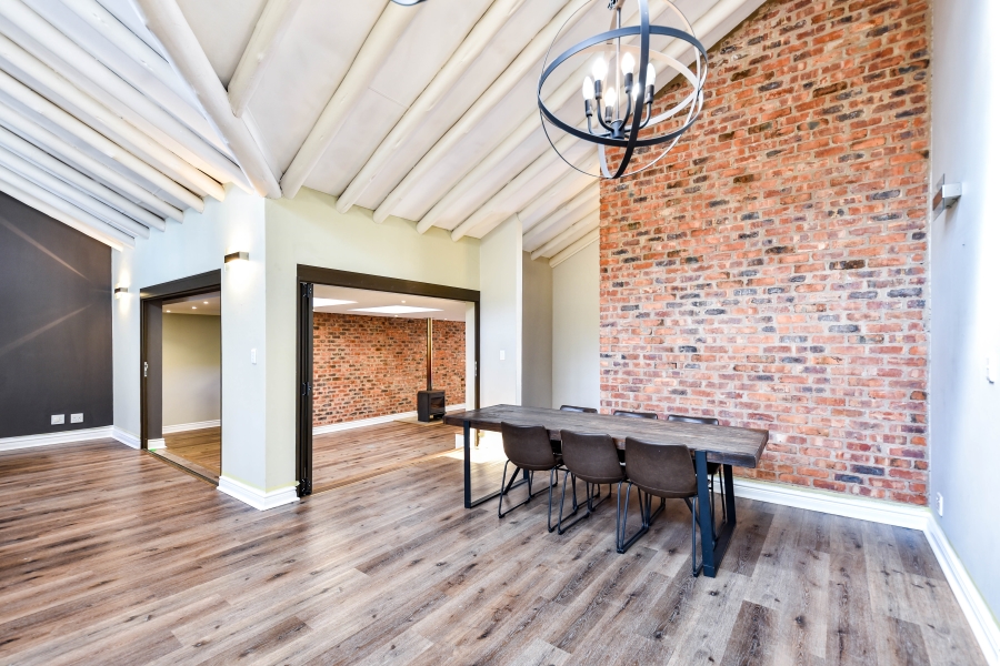 5 Bedroom Property for Sale in Woodhill Estate Gauteng