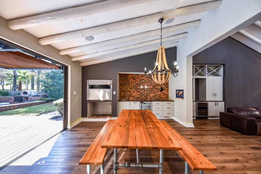 5 Bedroom Property for Sale in Woodhill Estate Gauteng