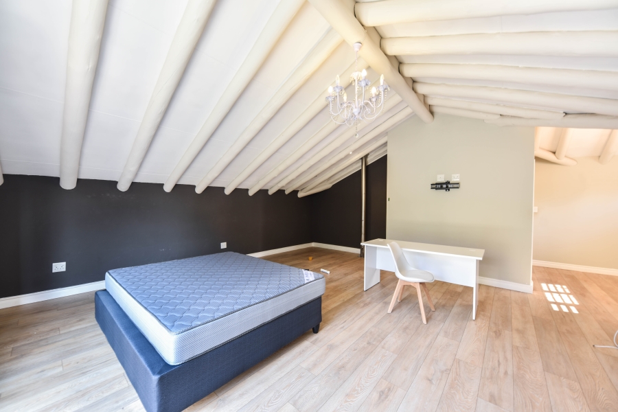 5 Bedroom Property for Sale in Woodhill Estate Gauteng