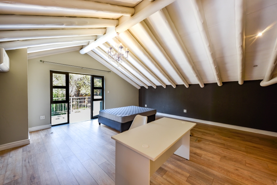 5 Bedroom Property for Sale in Woodhill Estate Gauteng