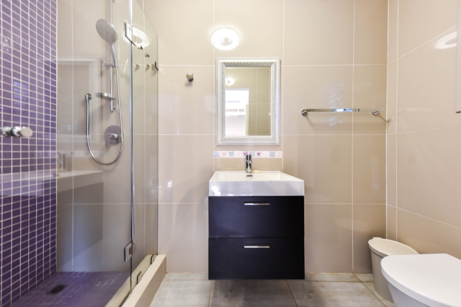 5 Bedroom Property for Sale in Woodhill Estate Gauteng