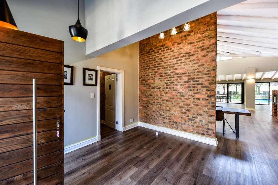 5 Bedroom Property for Sale in Woodhill Estate Gauteng