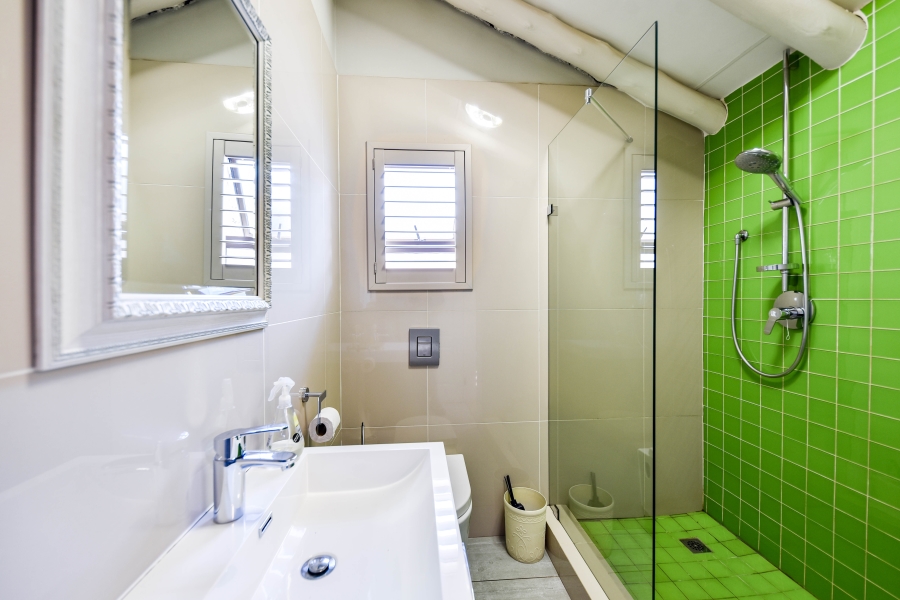 5 Bedroom Property for Sale in Woodhill Estate Gauteng