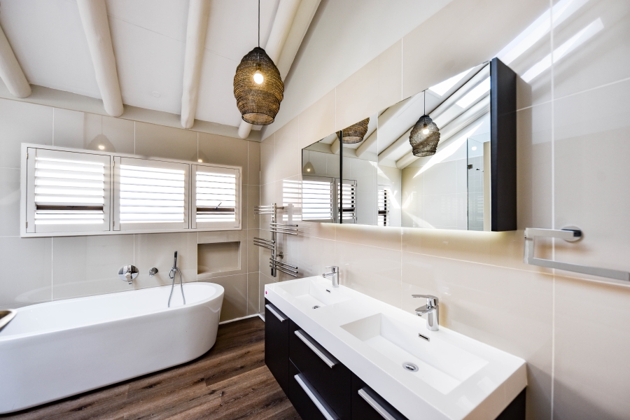 5 Bedroom Property for Sale in Woodhill Estate Gauteng