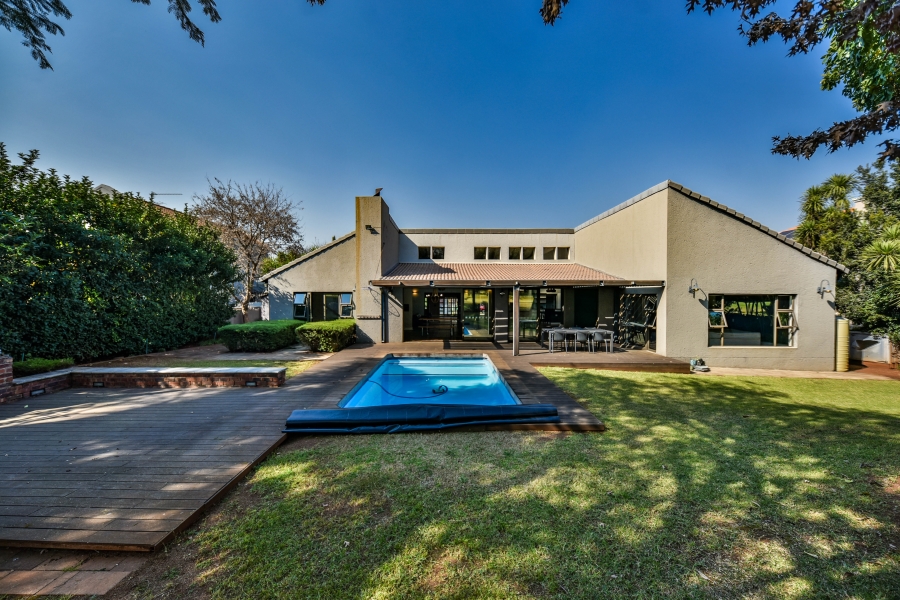 5 Bedroom Property for Sale in Woodhill Estate Gauteng