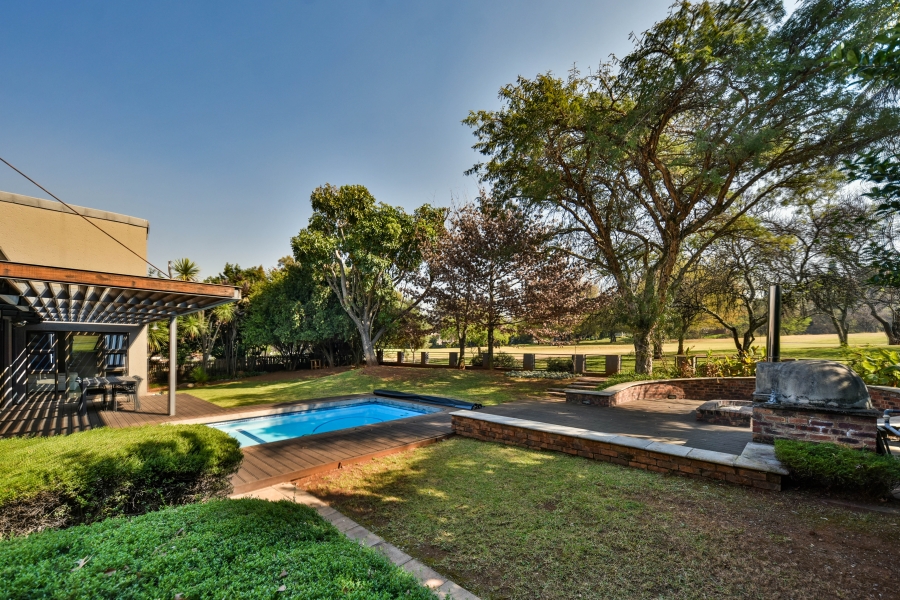 5 Bedroom Property for Sale in Woodhill Estate Gauteng