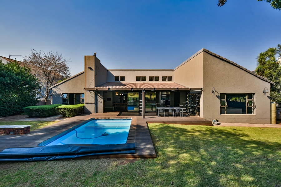 5 Bedroom Property for Sale in Woodhill Estate Gauteng