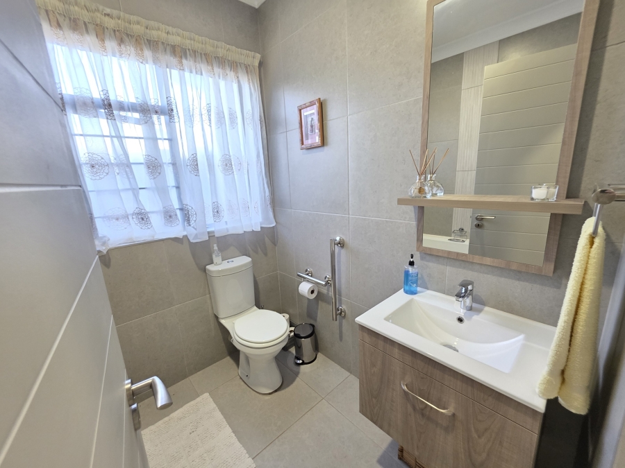 3 Bedroom Property for Sale in Waterkloof Marina Retirement Estate Gauteng
