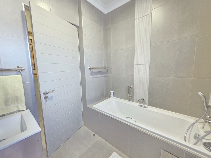 3 Bedroom Property for Sale in Waterkloof Marina Retirement Estate Gauteng
