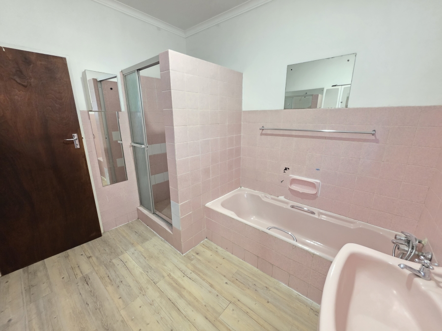 To Let 3 Bedroom Property for Rent in Alphen Park Gauteng