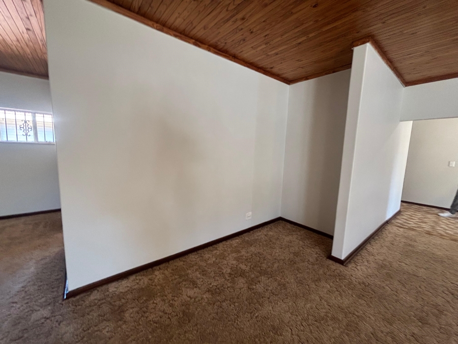 To Let 3 Bedroom Property for Rent in Alphen Park Gauteng