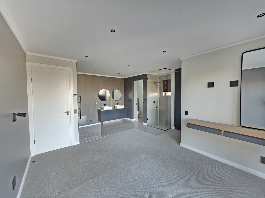 3 Bedroom Property for Sale in Waterkloof Heights Gauteng